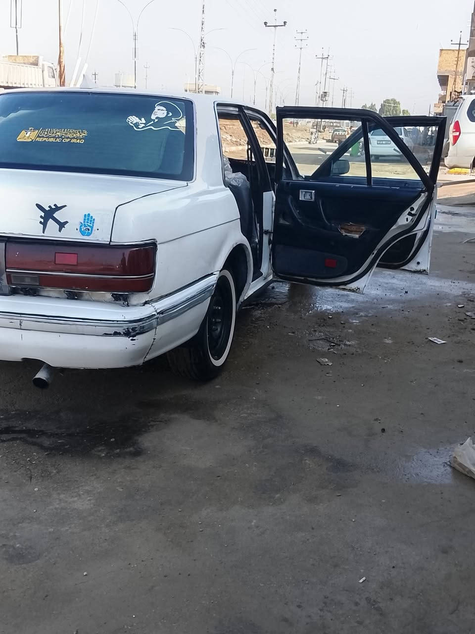 سلام عليكم ورحمه الله للبيع سيدان 1990 مكفوله كير ومحرك سياره خير من الله كشرتها نضيفه سياره محترمه سعرها خاص *********** لامو شراي لا يدخل خاص يتعب نفسه
