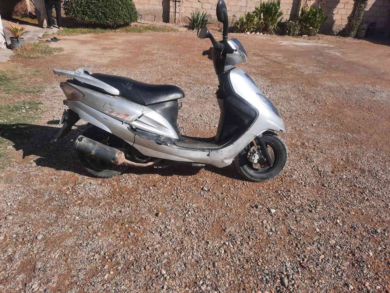 السلام عليكم للبيع دراجه اوتماتيك نوع الدراجه سايم ابوعيون دراجه مسجله اوكامله تحويل  يوم مكاني الخالديه ابوفليس سعر وتفاصيل خاص او اتصال عله هاذا الرقم ***********
