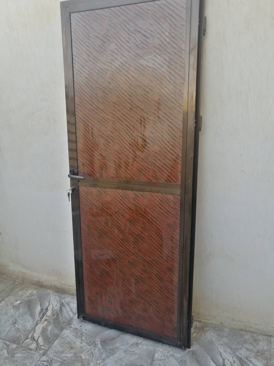 السلام عليكم عندي ماطور مي شغال للبيع مع فردت باب المنيوم بدون جرجوبه اثنينهن رايدهن ٥٠ وهذا رقمي ***********
