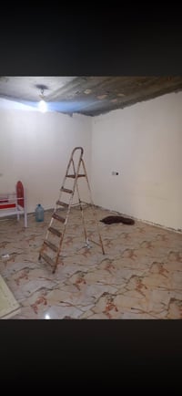 بعويسيان قرب السوق • ٢٠٠م • بدون سقف