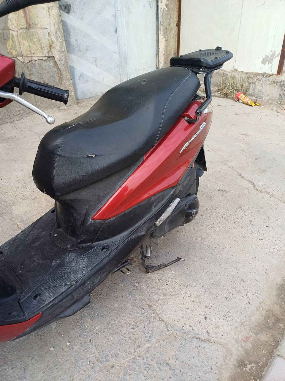 السلام عليكم اكزز زت للبيع العنوان بغداد رقم ***********
