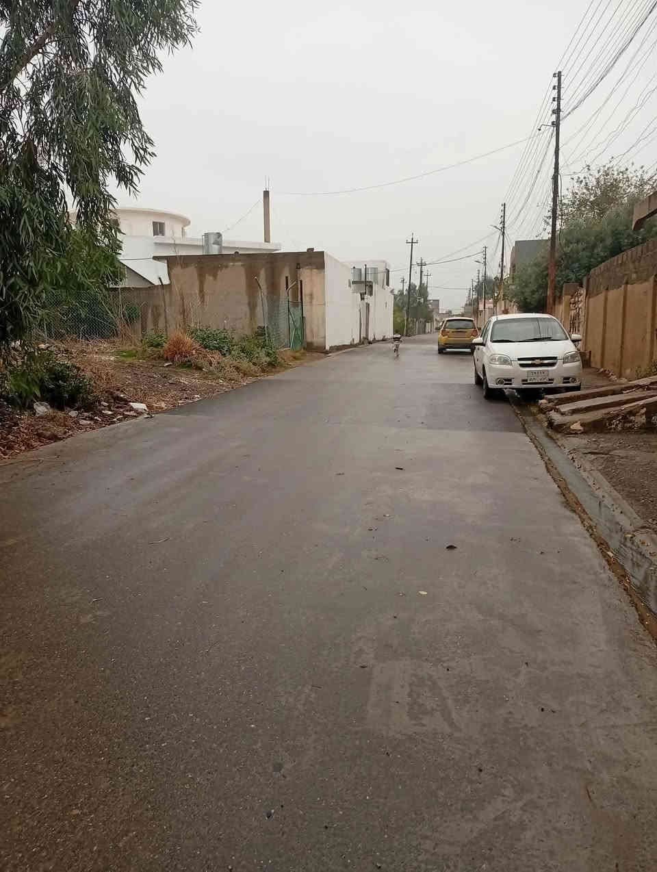 سلام عليكم بيت للبيع بحي صدام مدخل الاول بل مربع دهبي مال جامع نور الدين زنكي مساحه 100 متر طابق واحد يتكون من استقبال وهول وغرفه  وكراج وصحيات للاستفسار اكتر هدا رقمي *********** سعر بيت 70 بي مجال بسيط
