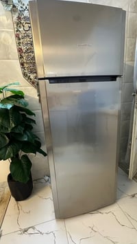 ثلاجه للبيع السعر 150 قفل نظيفه  بشرط عله الشغل المكان الدوره شارع 60 ...