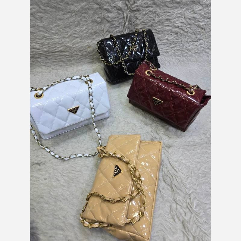 حقيبة نسائية ستايل حجم وسط من ماركة PRADA👜
حقيبة نسائية ستايل حجم وسط كوالتي تخبل بموديلات عصرية وحديثة وبألوان جميلة وراقية وحجم جدا مناسب لاصحاب الذوق الرفيع وبأسعار مناسبة جدا بسعر 6 الف دينار فقط يمنا هذا السعر مو يم غيرنا سارعوا بالحجز الكمية محدودة 
كوني أنيقة مع حقائب وأحذية Baglyn (باغلين )
يوجد توصيل لجميع محافظات العراق 
للحجز والاستفسار يرجى الاتصال بنا *********** أو مراسلتنا على الواتس اب
