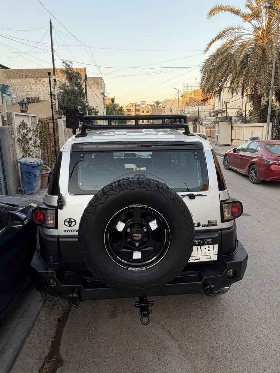 تويوتا FJ 2007 الون رصاصي سلفر
حادثها جاملغ خلفي فقط + صبغ الباب الخلفي جهت السايق
بيها كلير بسبب جراد ومصلح لكلير ع كده فقط ومصور قبل التصليح 
دعاميات حديد امامي مع درع المحرك + دعاميه خلفي حديد + شباك امامي سبورت + وايت بدي اسود + دوسات trd
تايرات حجريه جديده عدد 5 + ويلات عدد 5 
محرك وكير مكفولات على وضع الشركة 
ادامه كامله قبل كم شهر للمنظومة الاحتراق ( فيت بم جديد + فلتر + نوزلات جدد + مجاول + بالاظافه وياها مسطرتين نوزلات مستخدمات بعدهم ممشدودات مالكصه مشتريهم ومشادهن )
اي بي اس جديد + راديتر جديد + جوينات مياه التبريد جدد + فلاشنك لمنضومة الماء 
شوته رياضيه + شوته سحب هواء خارجيه 
دبلات + لويات + طبلات رياضي 
ترفيعه اصليه 2 انج 
جك هاي ليفت خاص بالتغريز 
ستيرن رياضي فول تحكمات  + الداخل كله مغلف كاربون فايبر + شاشه + اناره داخليه مخفيه + مقابض الكير + تكايه ابواب + سترينها القديم  
لايتات امامي ليد اصلي درجة اولى + 6 بروجكترات 
ونش سحب كهربائي امامي 
كزوز رياضي 
السعر 165$ وبيها مجال 
  *********** ***********‬
