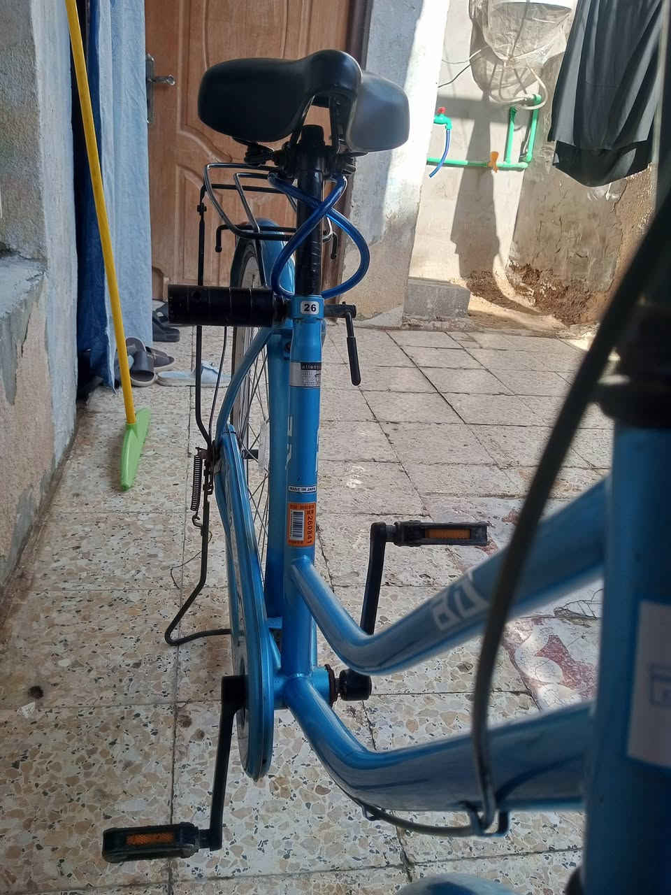 السلام عليكم بايسكل سياحي
حجم26 للبيع مديل 21 ب 115بي مجال بسيط ***********
