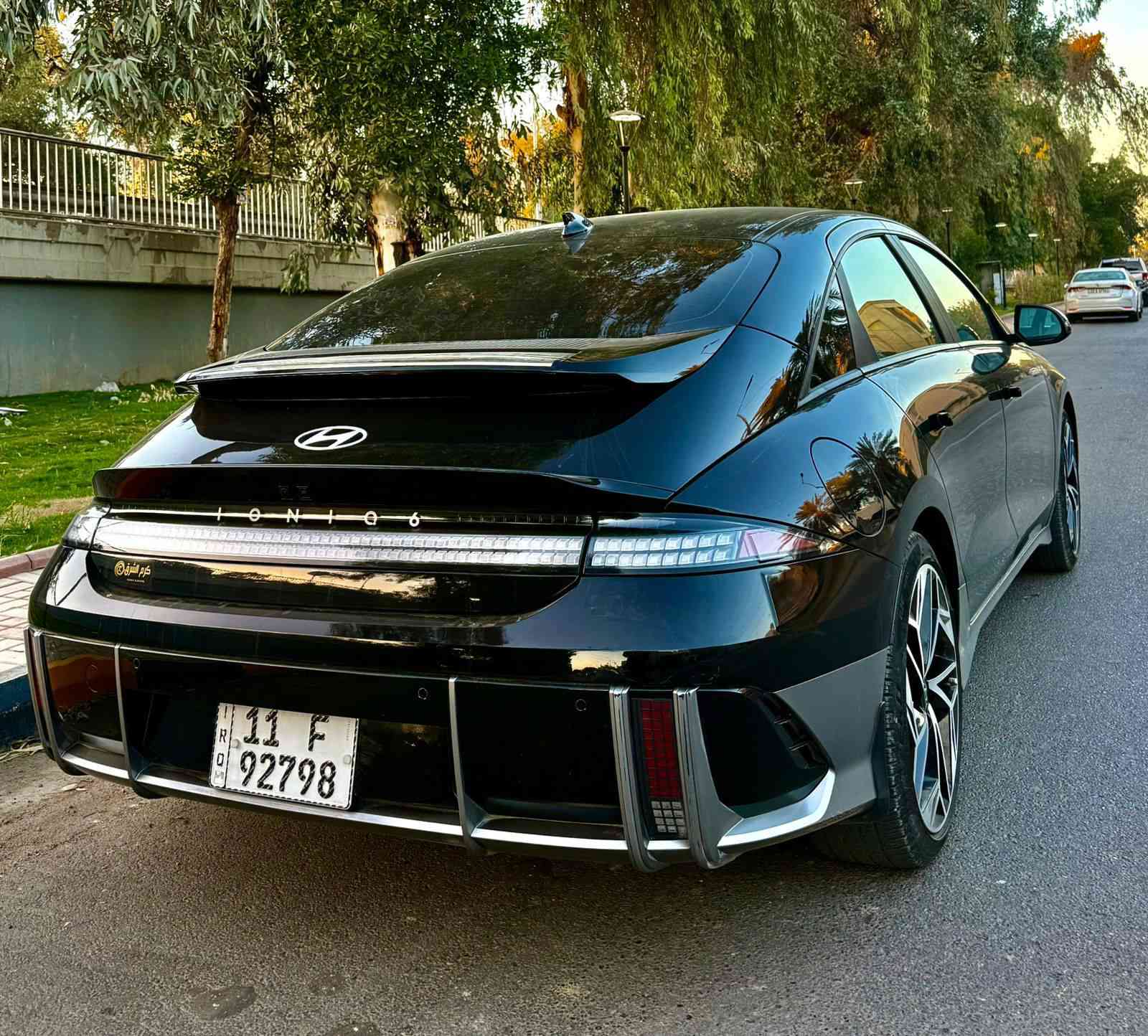 هونداي ايونك 6 كلين
للبيع.  
ماشيه  ٢١الف. 
السياره جديده. 
داخل ابيض 
تمشيك ٥٥٠ كيلو. 
مرقم بغداد كامله.  
بغداد اليرموك. 
***********
