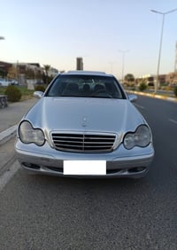 مارسدس موديل 2007 حادث جاملغ عكس السائق السيارة فول فول مواصفات صبغ حز...
