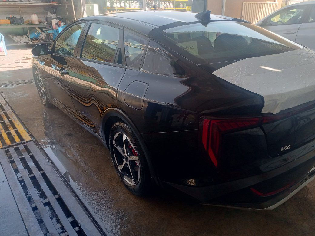 السلام عليكم كي 4موديل 25رقم اربيل ترقيم جديد سياره فول عده فتحه بدون ايرباك بدون تبديل حادث قبق جنطه بدون حوظ شرط السونر ماشيه 13,سعر 185عنوان بغداد لستفسار علا رقم ***********
