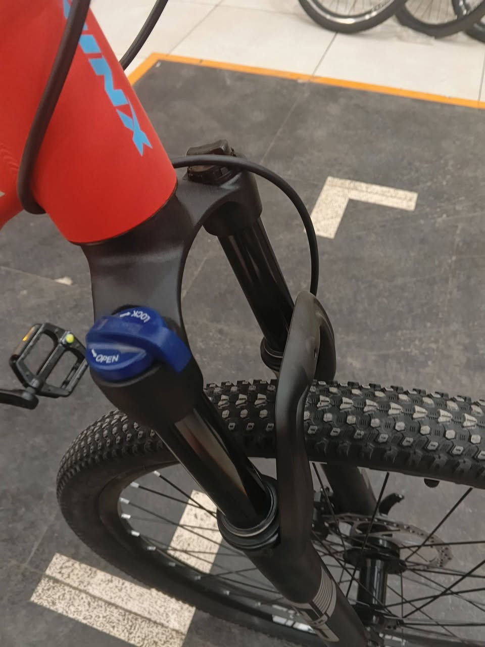 رجع توفر بايك لترنكسD500 حجم 27.5  بفضل الموصفات وبي خصم فوق 40%
موصفات 
بريك دسك وفلنجه
دبل تحكم قفل وفتح
فريم انمنيوم بلكامل 
مكينه شيمانو ياباني 
مكينة الخلفية 8والامامية3
بايك يعتبر جبلي وسبورت بنفس لحضة
سعر كان قبل الخصم 660حاليا 396
كل هذا توفر بشركة عجلة الخليج
موقع بغداد كراده خارج مقابل سما مول 
استفسار ***********
