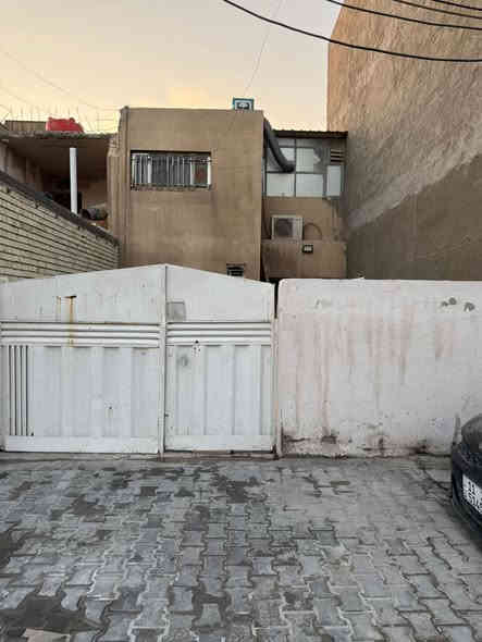 يعلن مكتب ركن الباديه للالعقارات عن بيع دار مساحه 154متر واجه 6 متر الموقع بغداد الجديده شارع المسبح قرب روظه المقدام الاستفسار الاتصال على الرقم واتساب *********** مكتب ركن الباديه للالعقارات
