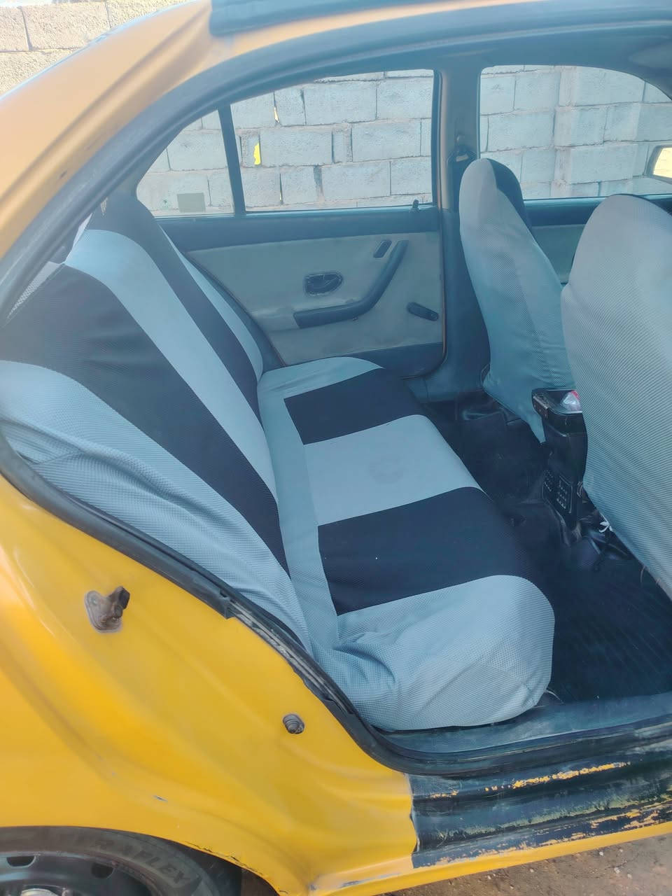 السلام عليكم سمند رقم بغداد 2010 بأسمي مصفره هيئة  وغرامات  تحويل مباشر تخم تاير كير مكينه جدد تبريد تلج السعر 27 وبيه مجال للشراي تواصل ***********
