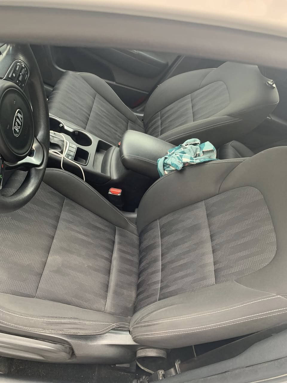 السلام عليكم
((للبيع)) كيا سبورتنج موديل 2019 خليجي 
المواصفات نص فول
1.مكينة 2000
2.لايتات زنون
3.اشاير مري
4.تحكمات ستيرن 
5.ويل 20
6.تبريد 3 قطع
7.حساسات خلفية
8.رقم أربيل تحويل ثاني يوم 

ملاحظة : السيارة تبديل ((فقط دعامية )) امامي و اثر الضربة ايرباك 
السعر 185$ و بيها مجال حك العملة و الجية 
للاستفسار ***********
