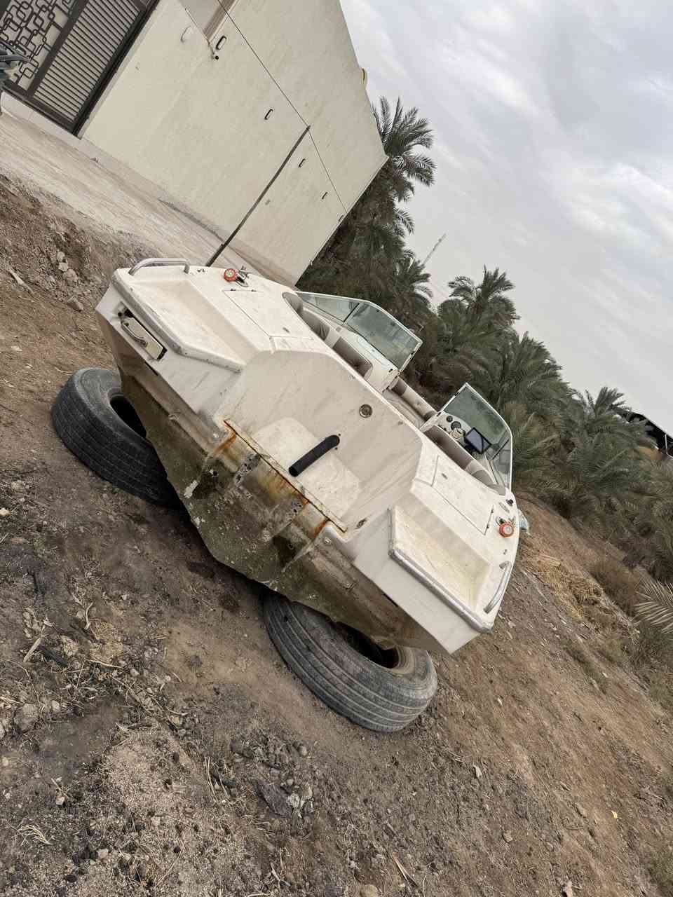 السلام عليكم للبيع زورق بس گرف امريكي الطول 5 ونص جديد كلش شاشه سستم صوت  اناره غطاس ماء گيجات بلاد فول 120 لتر فافون گصه بلاد السعر 60 ورقه وبي مجال قليل مكاني بصره ابو الخصيب نهر خوز رقم الهاتف ***********
