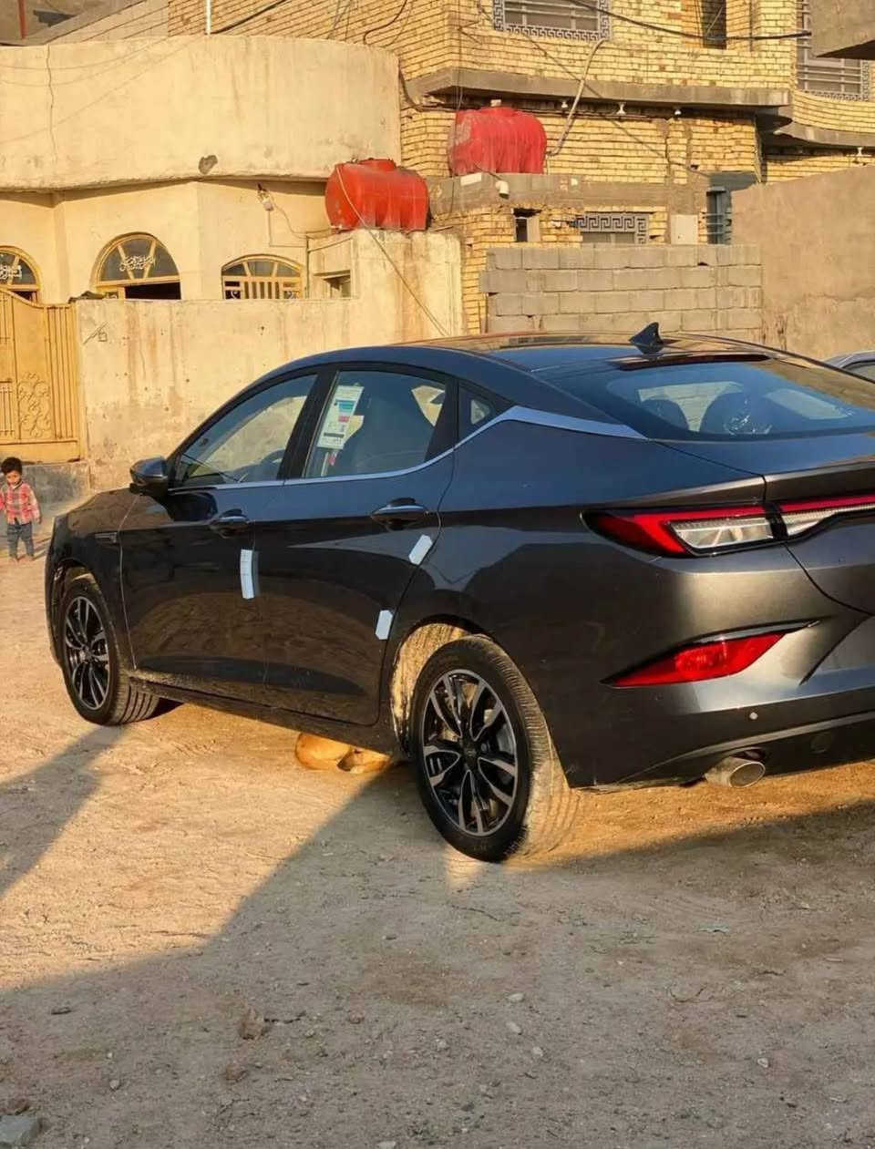 2024 j7 
صيني امتياز الماني كير محرك 
مكفوله ماشيه 20.000
بيها بارد بالباب الخلفي جوه و مرجعينه 
و هاي الطخه 
كير محرك كفاله تبريد 
مواصفات نص فول 
ضمان 6 سنوات 
صيانه مجانيه 2
5 تبديلات دهن مجاني 
رقمها بصره باسمي
 تحويل ثاني يوم 
عنوان البصره 
السعر بـ 120 و بيها مجال للشراي 
*********** البصرة, العراق
