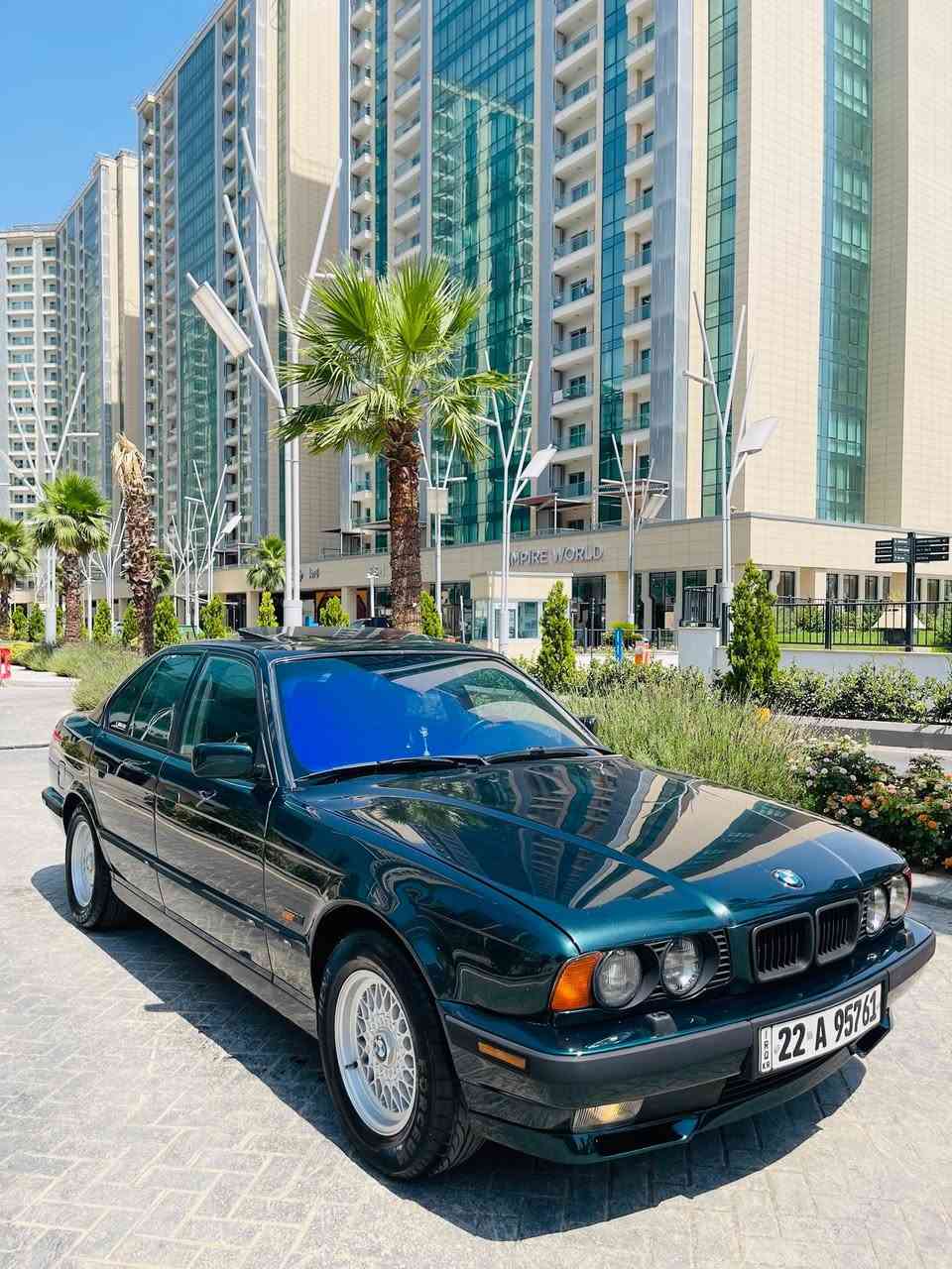 سلاو هاوادارانى BMW بؤ فرؤشتن 
سياره فول فول مواسافاتى ١٩٩٥ى ٥٢٥گو تؤ ماتيك
سياره كه نمونيه لا جوانى فول فؤ مواسافاته پينج پرده جام كاره با تبريد لامس سلاهيد ويل حه سير تايه شاباح كوشن جلدتابلى  سياره كه بى كيشيه بؤ زانيارى زياتر ***********
