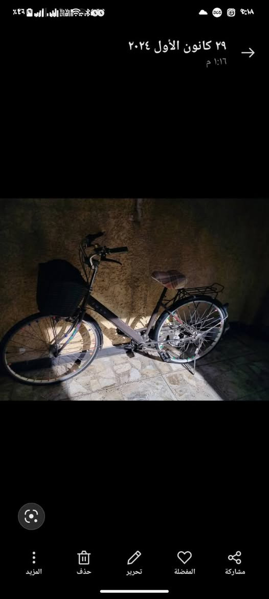 السلام عليكم . بناتي للبيع حجم27 البايسكل نضيف كلشي  بس تاير وره اعوج يمشي مابي شي وبريك امامي يحتاجله السعر 80 وبي مجال مكاني بغداد الحبيبيه ***********
