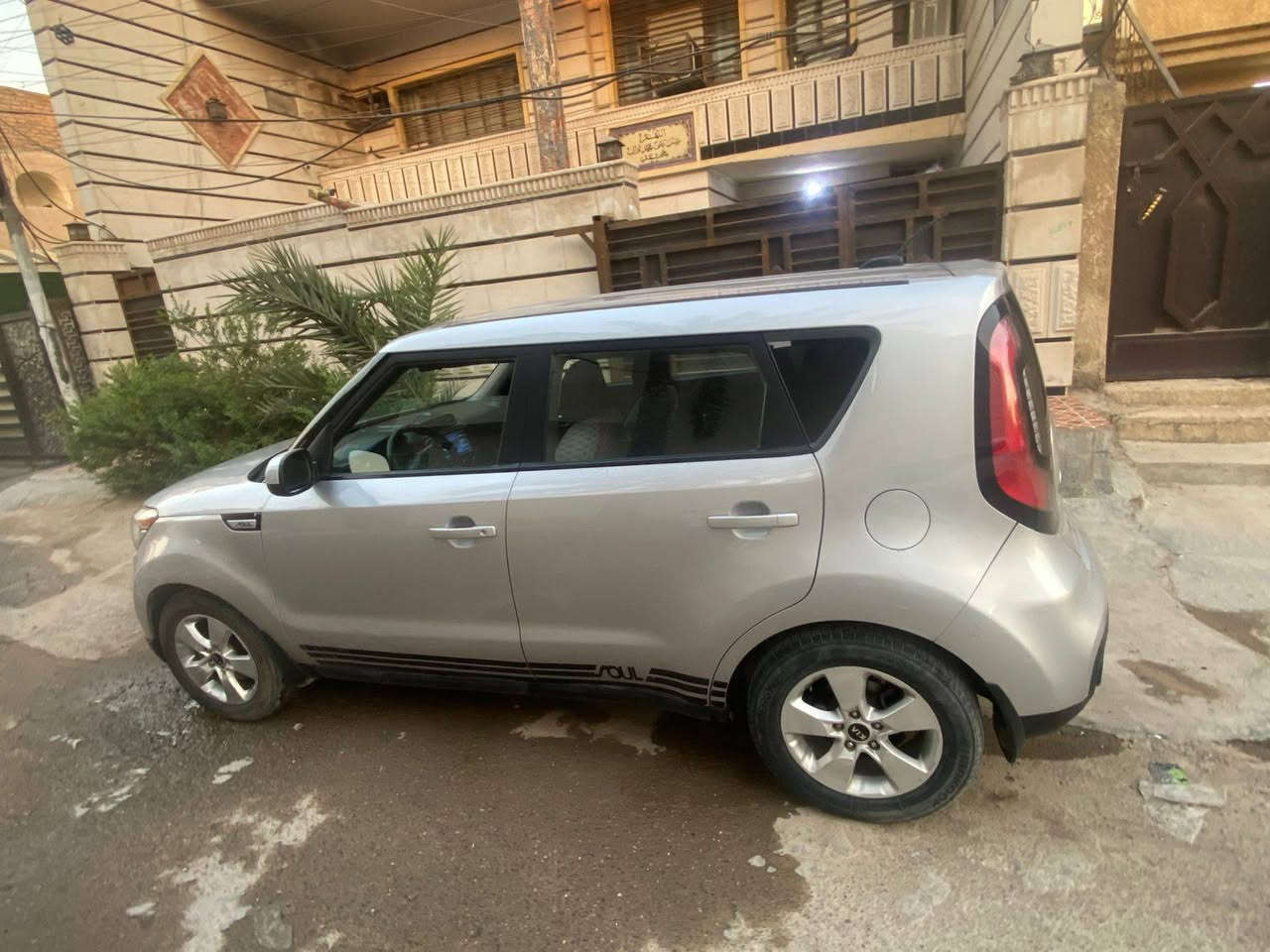 كيا صول 2019
رقم بغداد 
السيارة جاهزه من كلشي 
ماشيه 86
محرك 1600 
صور الحادث بالمنشور 
مكاني بغداد الشرطه الرابعه 
السعر 105 ورقه 
*********** 
***********
