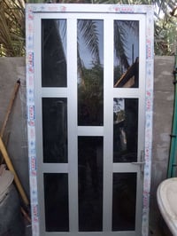 باب المنيوم مستخدم نظيف جدا ثقيل نوع اكبا تركي مع جام مضلل شمباني ٦ملم...