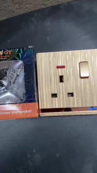 ⸻  🔥 وصول بلك سويج ذهبي – لون نحاس أصلي مميّز 🔥 ✅ شرط الفحص أمام المند...