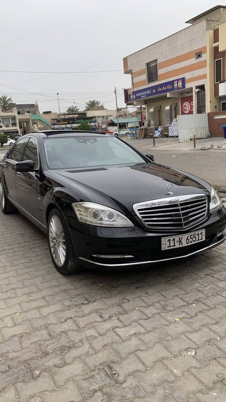 بيع او مراوس
لارج باب طويل 
ناظور ليلي 
بانوراما 
ابواب شفط 
كشنات تدفئه تبريد فول تحكم كهرباء الاماميه والخلفيه 
حساسات امامي خلفي 
رادار 
نقطه عمياء 
جنطه كهرباء 
٥ بردات 
كشنات مساج 
شفتات ستيرن 
وهواي بعد مواصفات جنايه المارسيدس يعرفوها 
ماشيه ١٧٧ الف كيلو 
كفاله فقط بيها رش ركن  دعاميه خلفيه ع كدها فقط مو كلها 
بدون اي نقص 
بغداد مكانها 
اي استفسار الاتصال على الرقم 
***********
