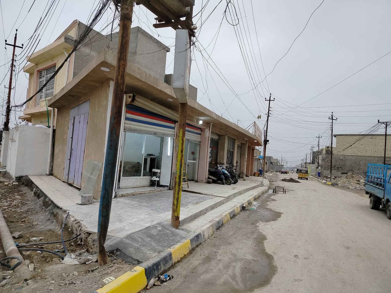 محلات لبيع 200 م ركن 6محلات  وصير شقتين فوك كبار الزعفرتنيه حي أمانه شارع شيخ مناف صنف  الأرض سند 25 وكاله ام صوره بل سند حق التصرف *********** سعر مناسب متوفر وتساب
