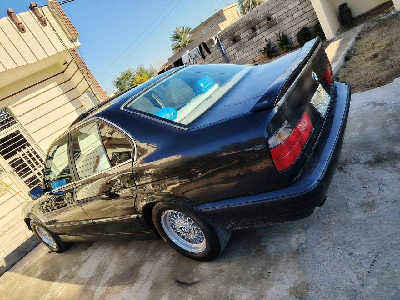 السلام عليكم بي ام للبيع 525 رقم رقم صلاح الدين ألماني سنويه لل٢٨ مكينه ٢٨ مكينه وكير شرط مامفتوح بيها برغي بنكه كهربائية سيارة مكفوله منل حادث سيارة مكفوله منل خياس تخم تاير جديد ويل خليه سياره مصبوغه للجماليه داخله فرن،،
سعر سياره♡{ 55}وبيه مجل 
 موديل ٩٣ داخل جلد سلايت شقال سيارة فول،، مكان السيارة صلاح الدين بيجي الاتصال على الرقم ***********
