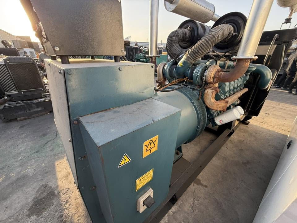 السلام عليكم
دوسان 12 سلندر اوربي 
625 Kva 
ساعات اقل 1000 ساعه 
نظام اوتو حمايه فول اوتماتيك
وضع بلاد شركة  
أربيل صناعه جنوبيه 
نظام اوتو حمايه فول اوتماتيك
وضع بلاد شركة  
🚚يوجد توصيل الى جميع المحافظات وبضمان🚚
🚚كياندن هةية بو هةموو شاركان بةكرينتى🚚
 للاستفسار:
 ابو علي 
***********
***********
***********

