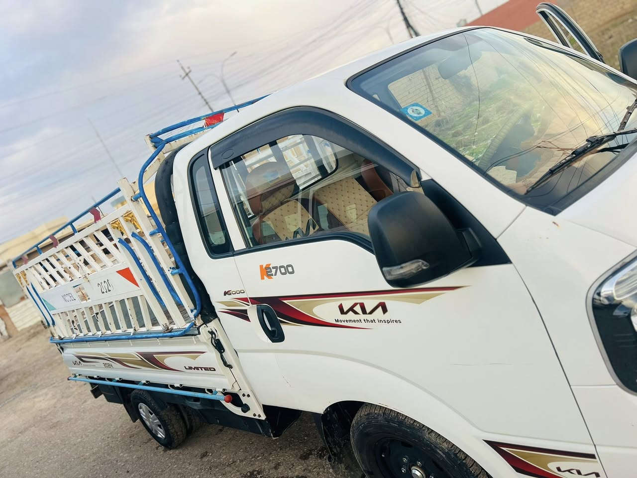 السلام عليكم. للبيع كيا مديل 2024. رقم صلاح الدين تحويل مباشر. محرك 2700.  وضع الشركه. ماشيه 34 الف قليل السياره.  مغلفه جاهزه دوشمه.   غلاف. فووولً.  السياره.   .   .          اتصل 
                              ‭0772 838 0248 
.   🫶‭0782 8357955
