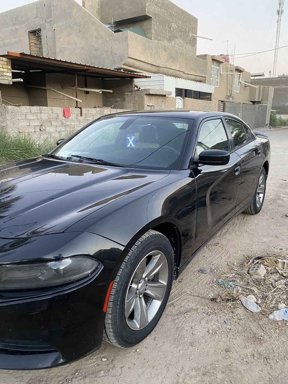السلام عليكم 
جارجر موديل 2017 فئة Sxt اللون اسود محرك 3600
تخم تارير سياره جاهزه ونظيفه خير من الله السعر ١٨٥ وبيه مجال  

***********
*********** واتساب
