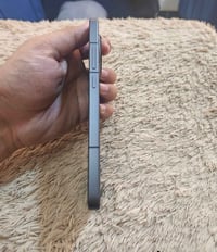 بوكو F7 • ٥١٢ • اسود