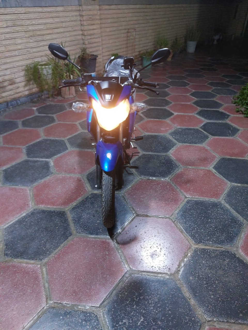 السلام عليكم مكلفه بالنشر للبيع دراجه هاوجي KA زيرو ماشيه اقل من الف موديل 2023 150cc مرقم بغداد رقم انكليزي جديد هزه جديده سنويه باسمي شرط تحويل بدون وكاله  خزان الوقود 10 لتر تقريبا اقتصاديه بالبنزين العداد دجتال السعر 20 ورقه بيها مجال بسيط


**إذا كنت صاحب هذا الإعلان وتريد حذفه لأي سبب، رجاءا أرسل رسالة إلى الدعم الفني**