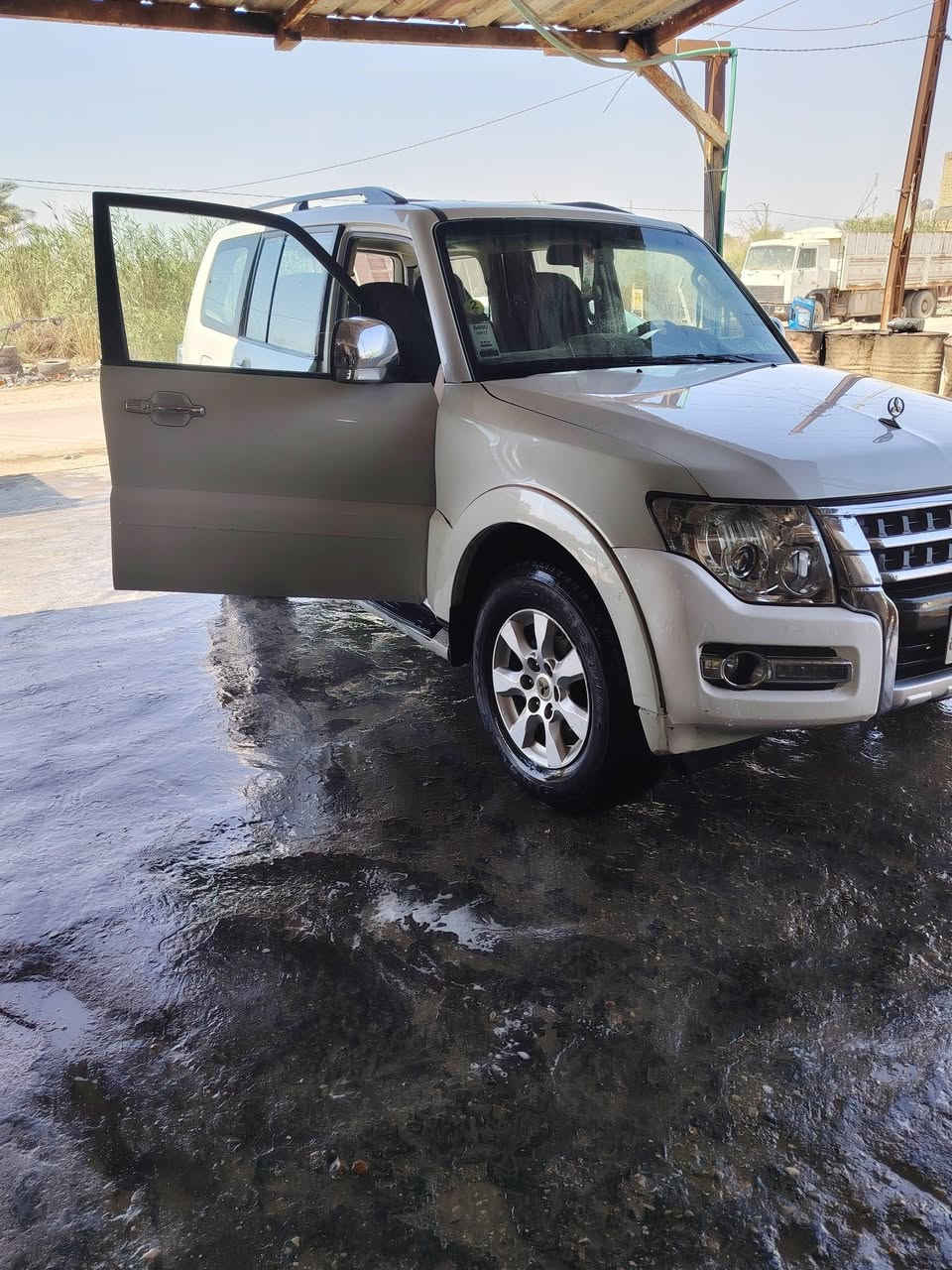 باجيرو١٥حبتور فول مواصفات جاهزه حداديه تبريد رقم بغداد بيه شويه صبغ بجاملغ السعر ١٢٠متوازي ع فلوس***********
