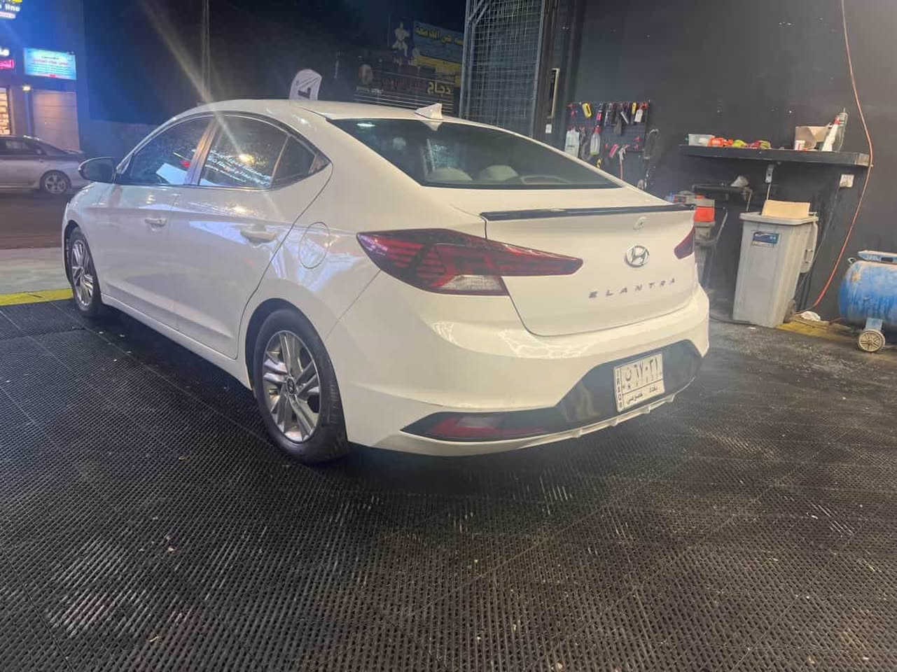 النترا 2019 وارد كندي صور الحادث مرفقة جاملغ و بنيد بسيط جدا بدون ايرباك و الجاملغ الثاني تبديل ببغداد اثر حادث بسيط جدا ( الجاملغ القديم البلادي مضموم ) ماشية 124 الف كيلومتر مواصفاتها تدفئة كشنات و 3 انظمة قيادة محرك 2000 و مكانها بغداد العامرية و باسمنا السيارة السعر ١٢٦ و بيها مجال

0780 890 0090 بغداد, العراق
