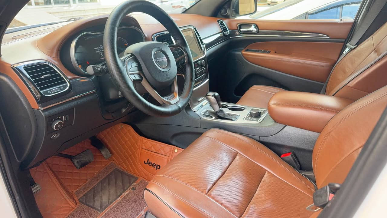 سلام عليكم جيب اوفر لاند فول 1/1  (  جديده اخت زيرو)

الموديل 2020  (خليجي) . وكالة هارلم السياره 

اللون: ابيض 

المحرك : V6.  3.6L . 

العداد :   47الف  mi  شرط حقيقي .  

رقم اربيل الجديد كامل تحويل ثاني يوم 

مكفوله من صبغ و البارد فقط رصعة بسيطة بالشاصي اثر رجوع سيارة عليها على الهوك الامامي والباقي  كفاله
السيارة بدون ايرباك شرط 
 سياره بعده بوضع شركه  

كير محرك كفالة  برغي ما ملعوب بيهه شرط  

سياره من النوادر جديده و حلوه استخدام قليل جدا

المواصفات فوول للخير 

*قياده ذاتيه 

*داخل قرميدي 

*سياره 3 شاشات امامي و خلفي 

* دفع رباعي 4x4 . 

* رادار جانبي مع مانع تصادم .

* تحذير الخروج عن المسار ⚠ . 

* تحذير النقطة عمياء ⚠ .

* شاشات خلفية . 3

*داخل جملي قرميدي المميز 

* نظام الاسطفاف الآلي (اوتو بارك) .

* ويل قياس 20 انج .

* سقف بانوراما . 

* شاشه كبيرة 8.4 انج . 

* نظام الخرائط (GPS) .

* نظام التعليق هوائي (جكات) . 

* ستيرن كهربائي . 

* المصابيح الأمامية زنون .

* كشافات الضباب زنون .     

* تشغيل عن بعد .

* صندوق كهربائي .

* مقصورة الركاب من الجلد الفاخر .

* حفظ وضعيات الجلوس (ميموري) . 

* المقاعد الأمامية كهربائية .

* المقاعد الأمامية تبريد وتدفئة .

* المقاعد الخلفية تدفئة .

* مشغل اقراص CD/DVD . 

* سستم صوت هارمون كوردون . 

* حساسات أمامية

* حساسات خلفية . 

* كاميرا خلفية .

* تدفئة ستيرن . 

* بخاخ ماء على المصابيح الامامي.

* المرايا الجانبية قابلة للطي .

* مرايا متحسسه للضوء العالي . 

* مانع تصادم خلفي .

* مقود السائق من الخشب . 

* بلوتوث تلفون . 

* محدد سرعة . 

* نظام التشغيل والاطفاء الاوتوماتيكي ( Auto Start System ) .

* نظام بريك اوتماتيكي ( Auto Break System ) .

سياره علا ايدي من الزيرو برغي ما مفتوح بيهه شرط 

السعر 310 ورقة وبيها مجال
للأستفسار الاتصال عالرقم
*********** 

سياره على ايد وحده و السوك كلشي بي سياره جديده 

مكان السيارة ديوانية 

بيع فقط أربيل, العراق
