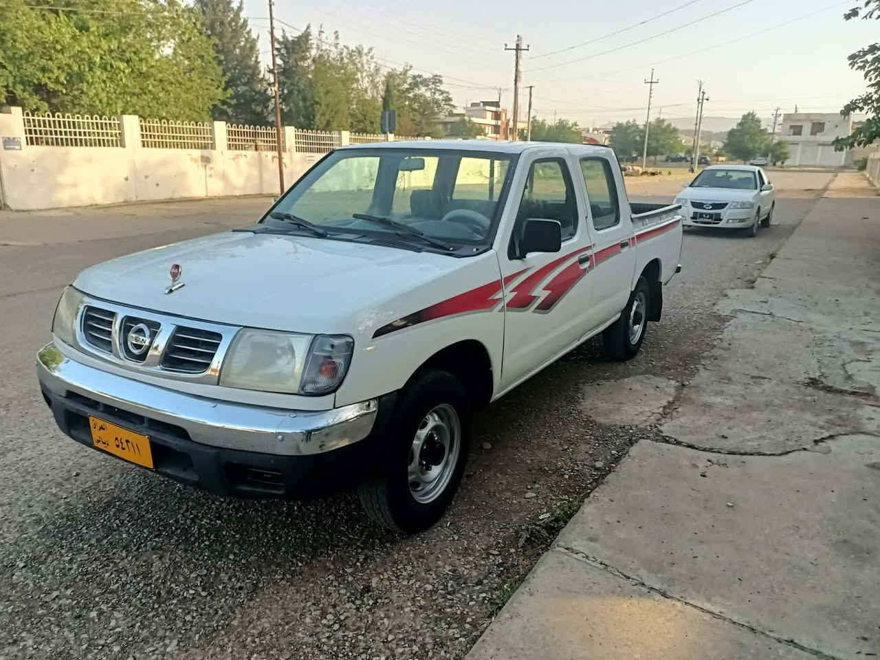 نیسان مۆدیل   2002 علوج بە شەررتی کۆد سعر    52  گەڵا  ***********           ***********
