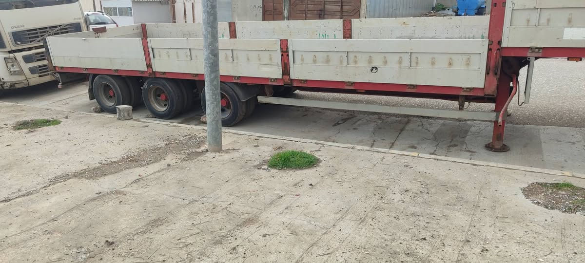 للبيع سفحات  60سم  طول 8متر سعر 7 ورقة  رقم موبايل ***********
