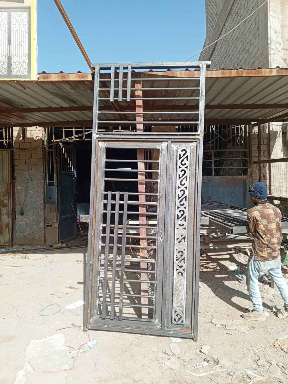 السلام عليكم معمل حداده بركات ام البنين الابواب والشبابيك كافه انواع العمل اسعار مناسبه الارقام بيهن واتساب حسب الطلب مكان كربلاء عدنان توصيل طوريج نجف الحله ***********/***********
