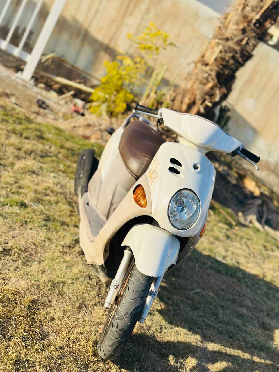 سلام عليكم دراجه فله جديد 2011 دراجه مطلعه من الحاويه صارله شهر عندي مكاتبه جديد مكاني نجف حي ميسان الرقم ***********
