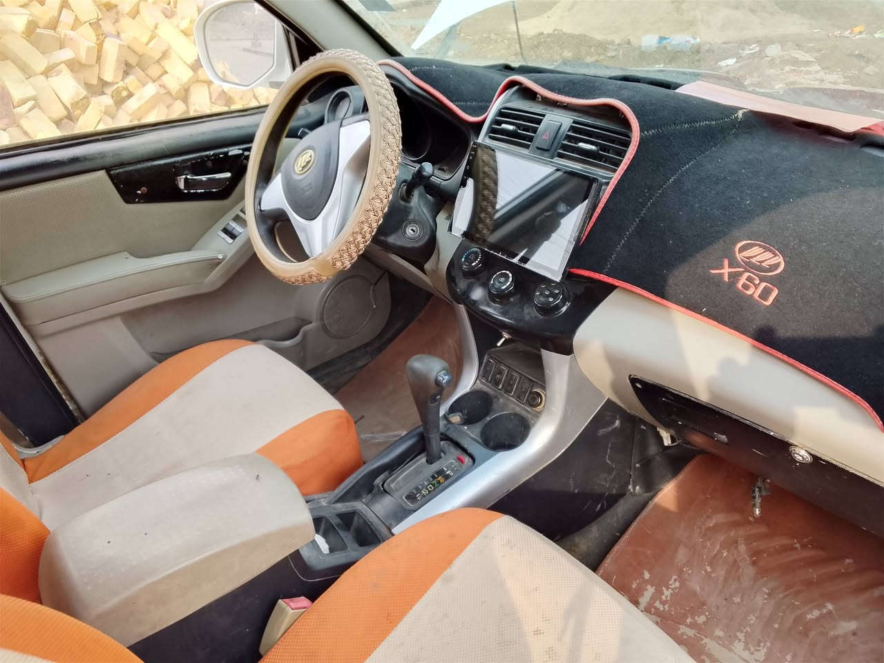 ليفان ×60 موديل2013 رقم مثنى سنويه نافذه محرك بيكاجو 1800 اوتو سعره 48 مجال قليل ***********
