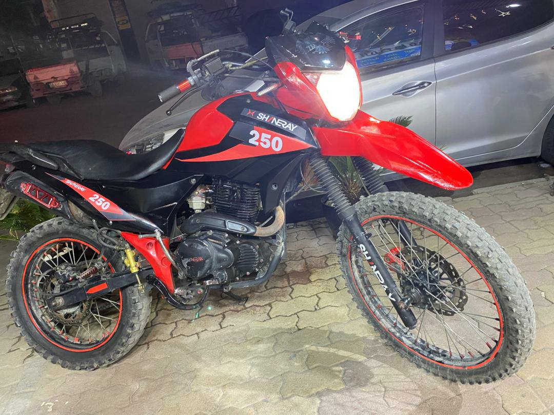 للبيع شينرلي 250 CC بتنط عل حيط نط عل تجريب 6 غيارات أساسي قلاب لا ب 700 ولا ب 500 حتا جيب 475 دولار وألك سكرا فوقا #ملاحظا مركوب شخصي لمكنا 
 مكنا عل شوارب 250 أساسي لا مخروطا ولا معدلة اصدارا 2018 سحب ل 2021 مكنا جاهزة للجبال وللطرقات لوعرا للمطبات للحفر للجور والله مابتحس بتضل داعس ولا بتهز كل قطعا فيها جبلي اساسي مافيها ولا قطعة بارت كاملة مكملة مرش منويل كهربا كاملة عالي واطي غمازات كلو شغال محرك خالي لفك كلو أساسي بلاستيك كامل خالي لكسر اشطمان رياضي محرك كل دقا بدقتها فيها بطارية بس تعبانة بدا بطارية جديدة فقد لا غير ممنوع تحط عليها ليرا مكنيك ع لأول دوزان شاسيه مسطرا خالية لكسر ولحم كوليات لحمسة جداد قداماني وراني دوليب نص عمرن معها قاعدة تلفون قطعا مزوزقا وقفتها مراجل بس وقفتها مشيتها ع ارجل هي تبع ل 700 دولار برا جيب 475 دولار وتعال وألك سكرا لا يوجد حجز عقد بيع وشراء كليشة لشركة عل رقبة مع ارقام شاسيه عنوان بشام كراج لست شارع لأمين ٠٩٨١٨٥٨٨٧٨


**إذا كنت صاحب هذا الإعلان وتريد حذفه لأي سبب، رجاءا أرسل رسالة إلى الدعم الفني**