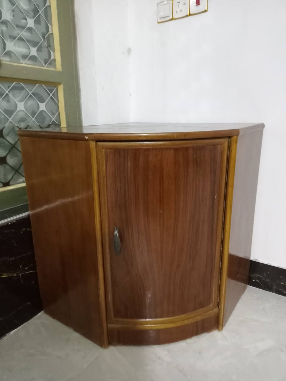 غرفه حطاطه للبيع السعر مليون وربع وبيهاا مجال ***********
