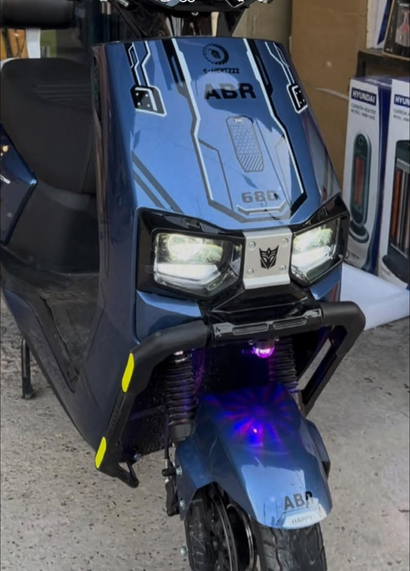 السلام عليكم دراجا شحن نوع ريان  فول مواصفات 4نمر سرعه 99 والحقيقي 75  بريكات هيدرو ليك 6بطاريات 32امبير حجم الملف 2000   ستفسار ***********
