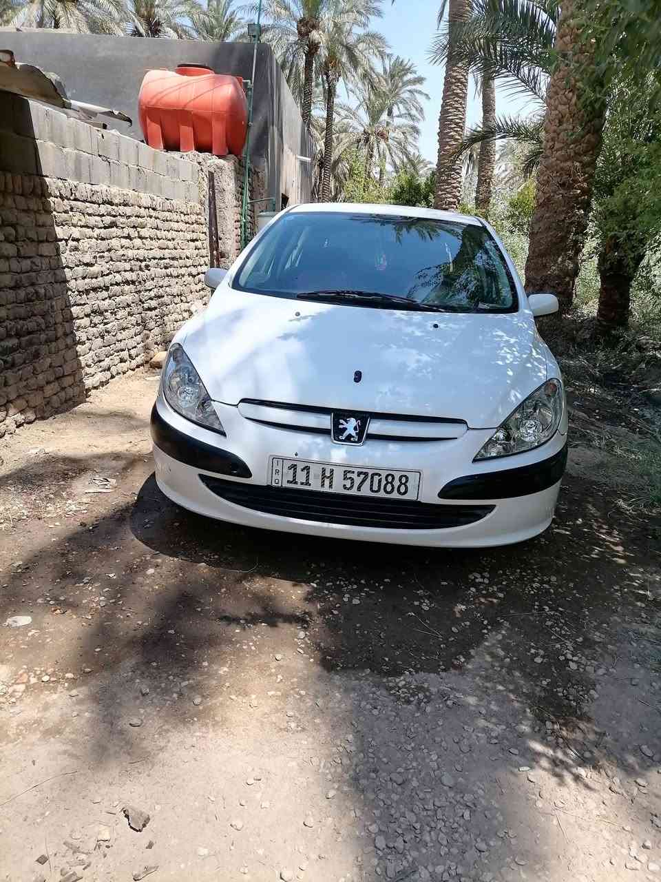 بيجو 307 موديل 2004 جاهزه من مكينه وكير جديد حداديه جديده تبريد تدفأه شغال سياره جاهزه رقم دولي بغداد بأسمي 
السعر 48 وبيه مجال
بابل الحمزه الغربي
***********
