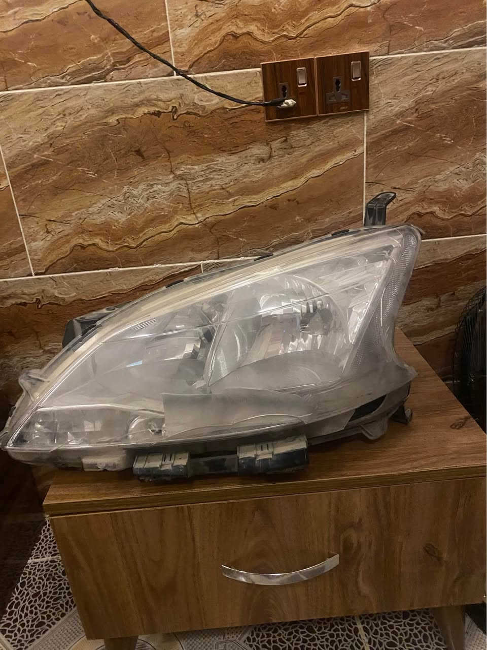 جوتێک لایتی نیسان سێنترای خلیجی بیلادین دانەیەکیان زۆر زۆر تازەیە ئەوەی کەیان قەباخەکەی شکاوە سعری ٧٥ هەزارە مشەریت تێلکە *********** السليمانية, العراق
