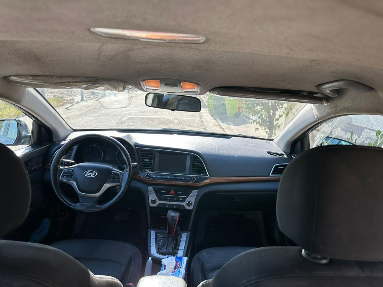 السلام عليكم 
النترا 2017 امريكي مبدل بنيد اصلي نفس اللون
ارباك ستيرن راجع سستم صور حادث ماعندي اكو رقم شاصي بالمنشور مواصفات نص فول
 شاشة تحكمات هيتر كشن  طخم تاير صدر جديد
كير مكينة حجر بيئة مكفول تراي زيرو السياره ماشية قليل تحتاج بولش و ماعندي مجال 
مكاني الامين او العريفية
السعر 120 
***********
‭***********‬
