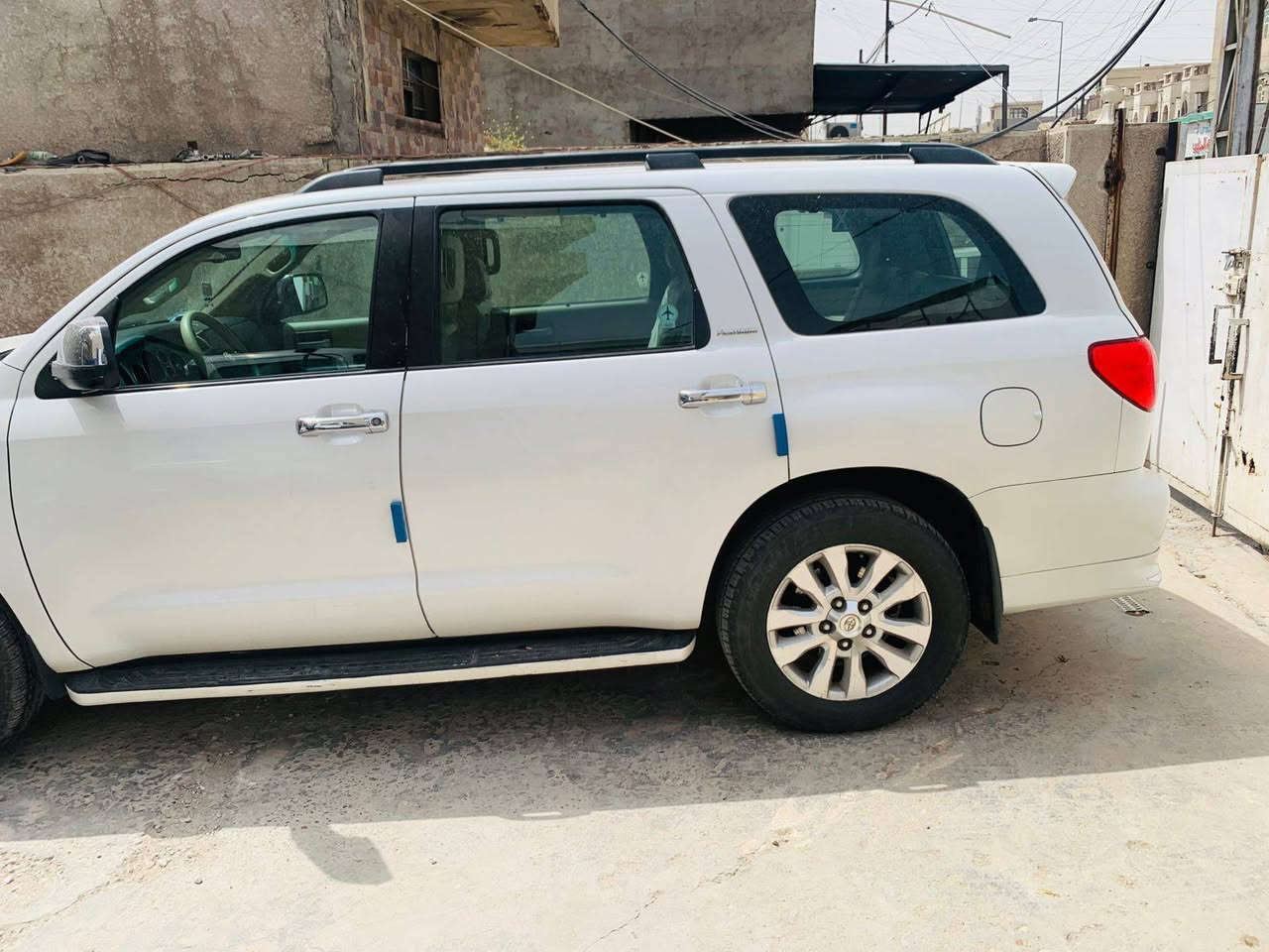 سيكويا موديل ٢٠٠٩ بسمي محرك  كير كهربائية مكفوله بيهه صبغ ٣ قطع رقم بغداد ***********
