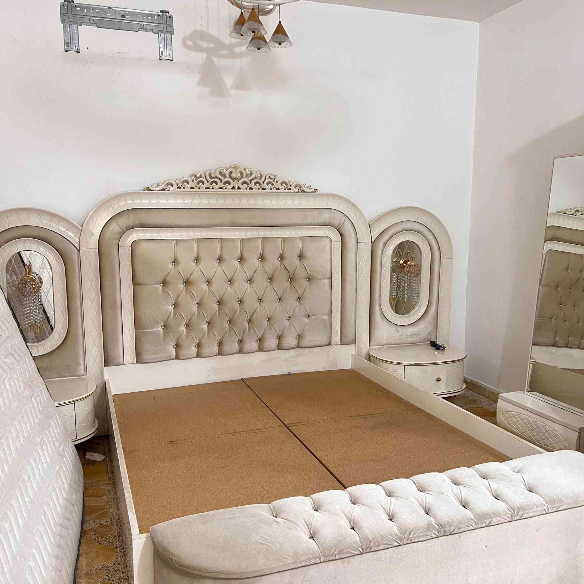 غرف نوم تركي مستعمل للبيع 

0773 357 9788 بغداد, العراق
