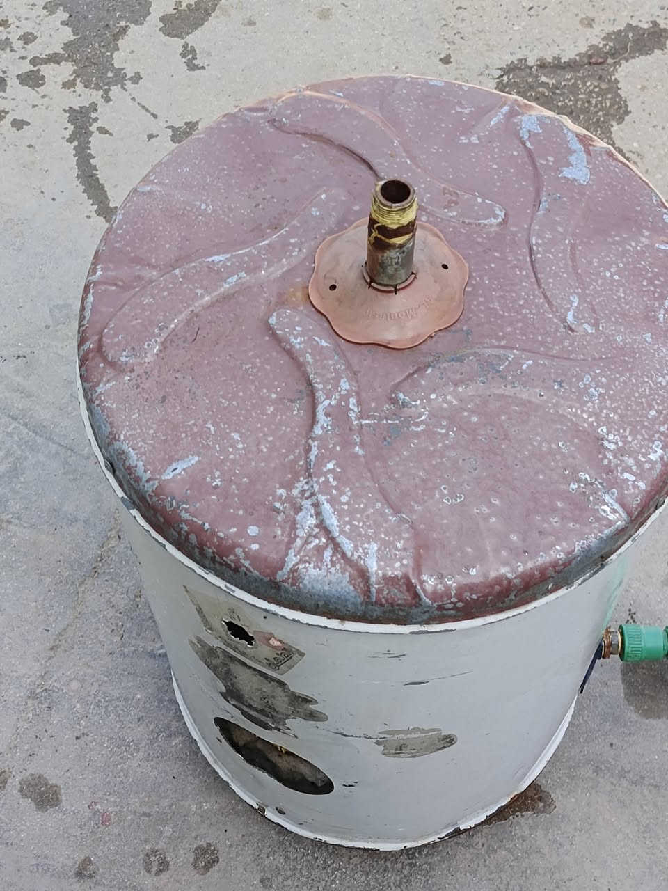 سلام عليكم للبيع كيزر نضيف من كلشي نقصه بس اوتماتيك حيل نضيف سعر 35 وبي مجال رقم الهاتف ***********
