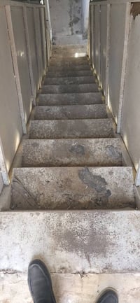 درج خارجي • ١٥ باب حديد • ابواب بلاستك